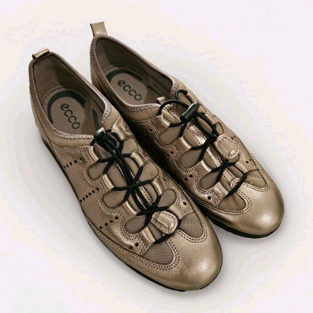 Ecco Bluma Toggle Sneakers Speed Laces Comfort Metallic Bronze Women 9-9.5